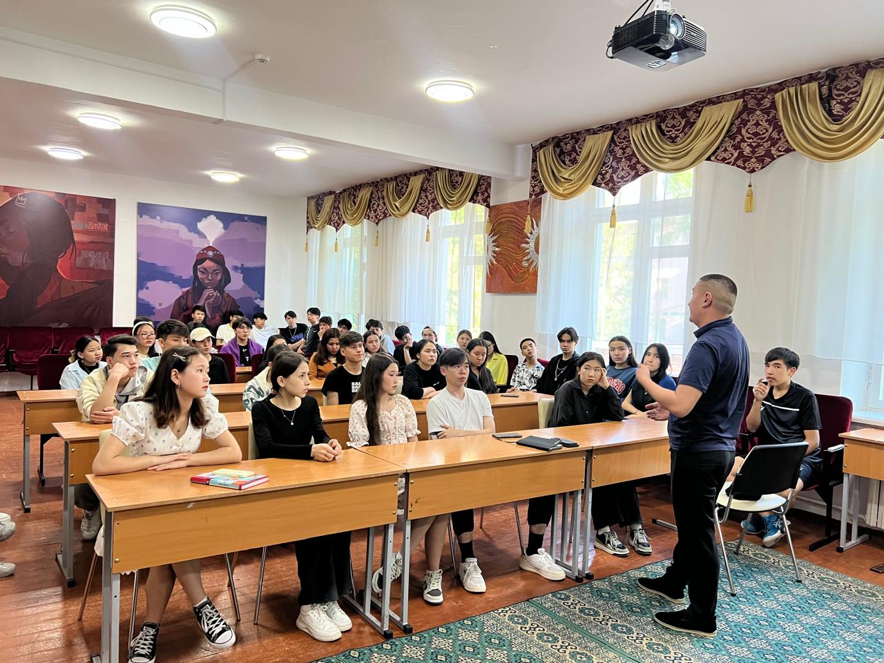 Антитеррорлық қорғаныс шараларын қамтамасыз ету мақсатында 9-11 оқушыларына, жауапты уәкіл түсіндірме жұмысын жүргізді.