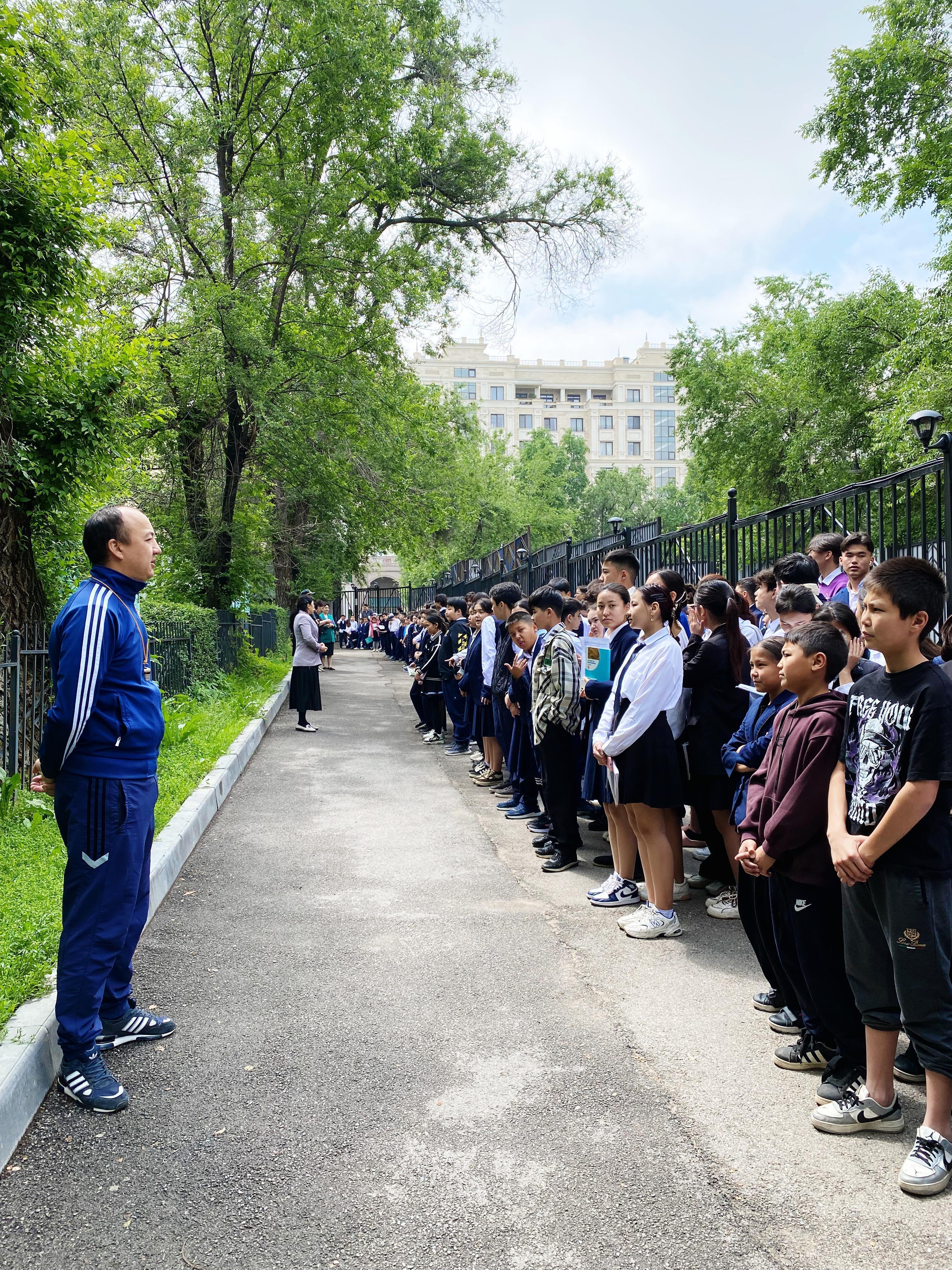 21 мамыр күні, сағат 10:00 қалалық сейсможаттығуға байланысты мектепішілік сейсможаттығу өтті.